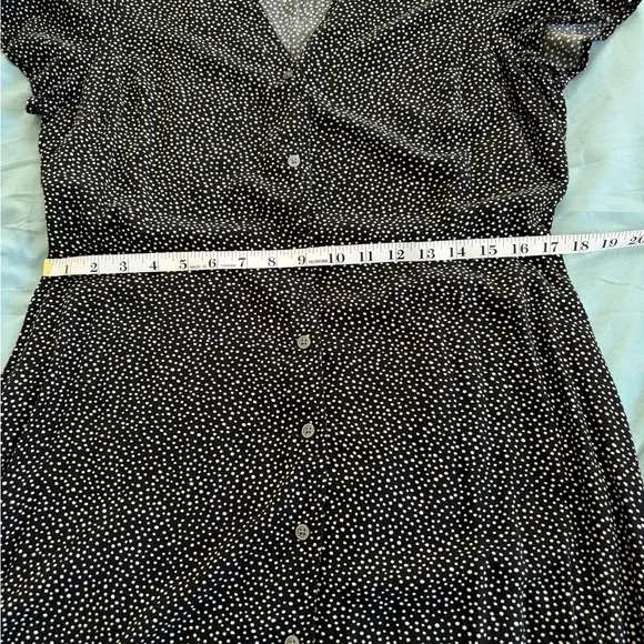 GAP Black and White Polka Dot button up dress. - Picture 9 of 13